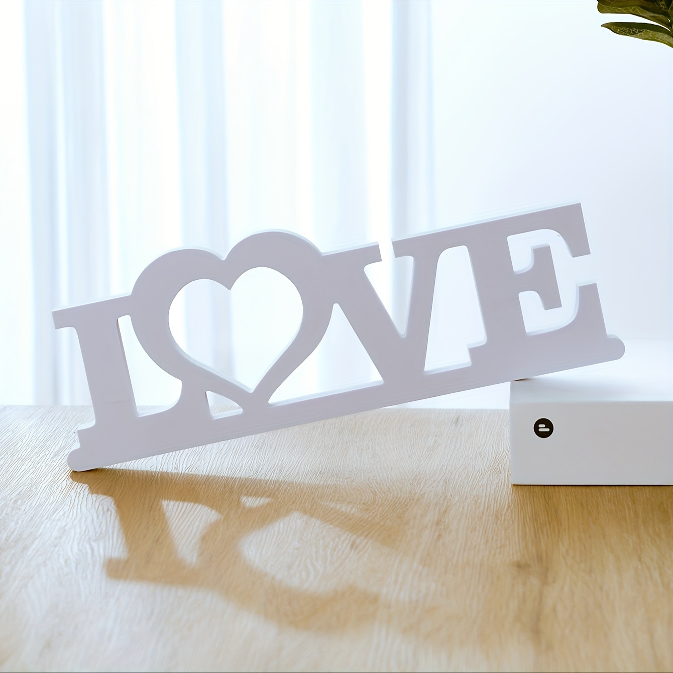 

1pc White Simple Love Letter Decoration Ornament, Chevron Material Letter Decoration Sign, Creative Wedding Valentine's Day Mother's Day Thanksgiving And Other Desktop Decoration Ornament