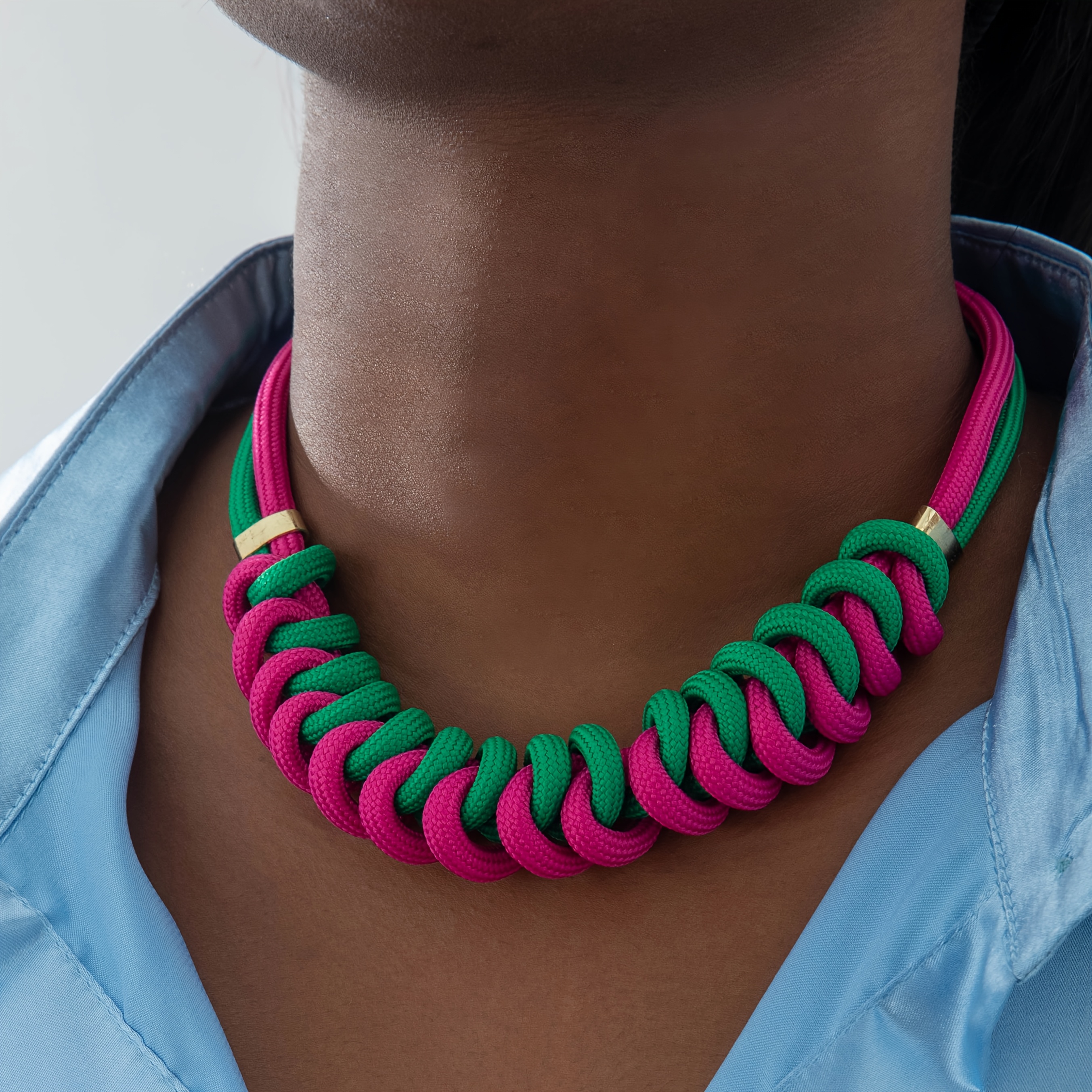 Image of A Stylish And Unique Polyester Rope Woven Choker Necklace With A Twisted Design, Perfect For Women' Outfits And Parties, Making It An Ideal Gift For In The Autumn And Winter