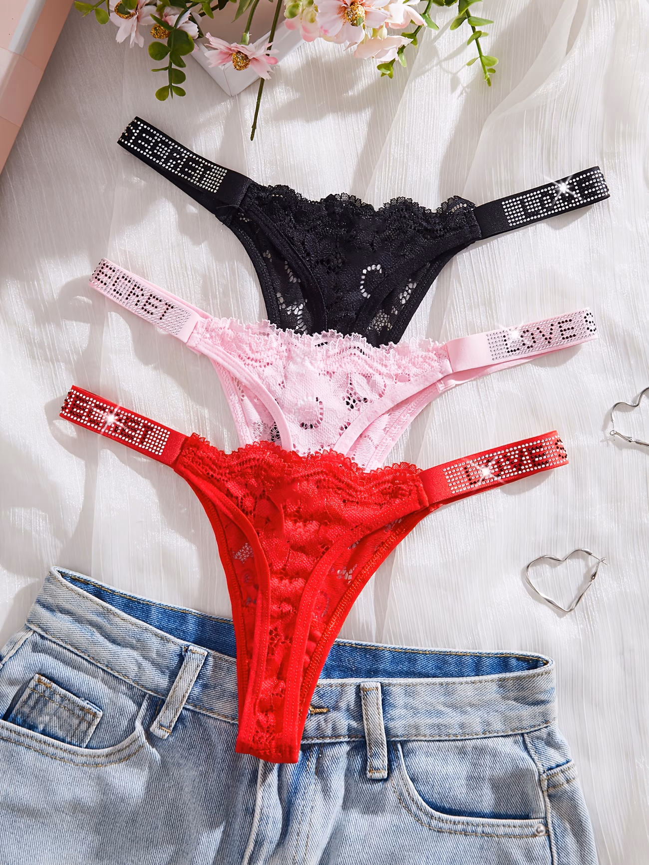 3 pièces string lettres imprimées , dentelle couture taille basse, cu semi-transparente confortable et Détails du produit 3