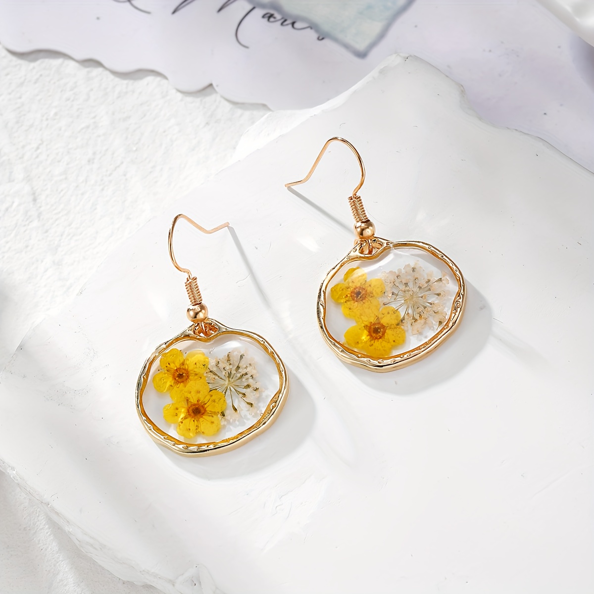 TEMU 1pair Vintage Simple Irregular Round Dried Flower Earrings Stainless Steel Ear Hook Bohemian Starry Sky Everlasting Flower Drop Earrings Women's