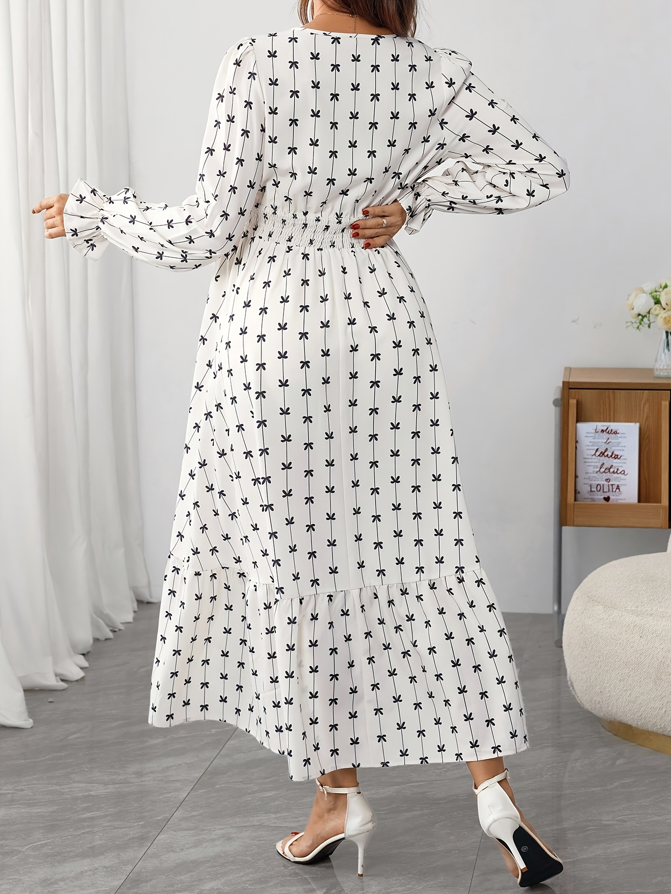 Floral Print Maternity Dress with Deep V-Neck, Waist-Cinching Fit, Full  Skirt, Elegant and * Style, Long Dress for Pregnancy