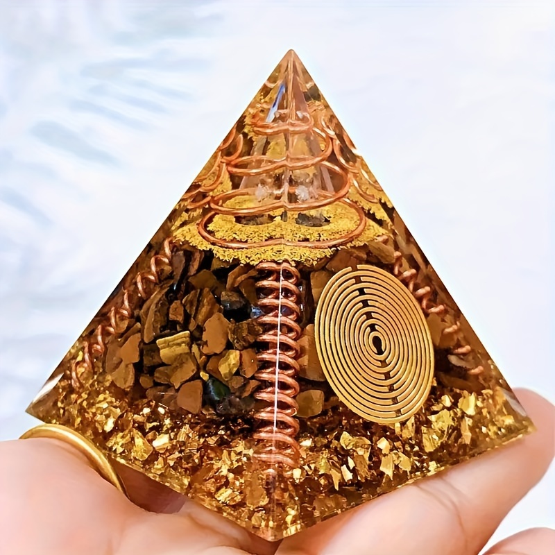 E-shop ., handgefertigte Kristallpyramide mit Tigerauge-Steinsplittern und kreisförmigen Mustern, schöne Pyramidensteine zur Dekoration des