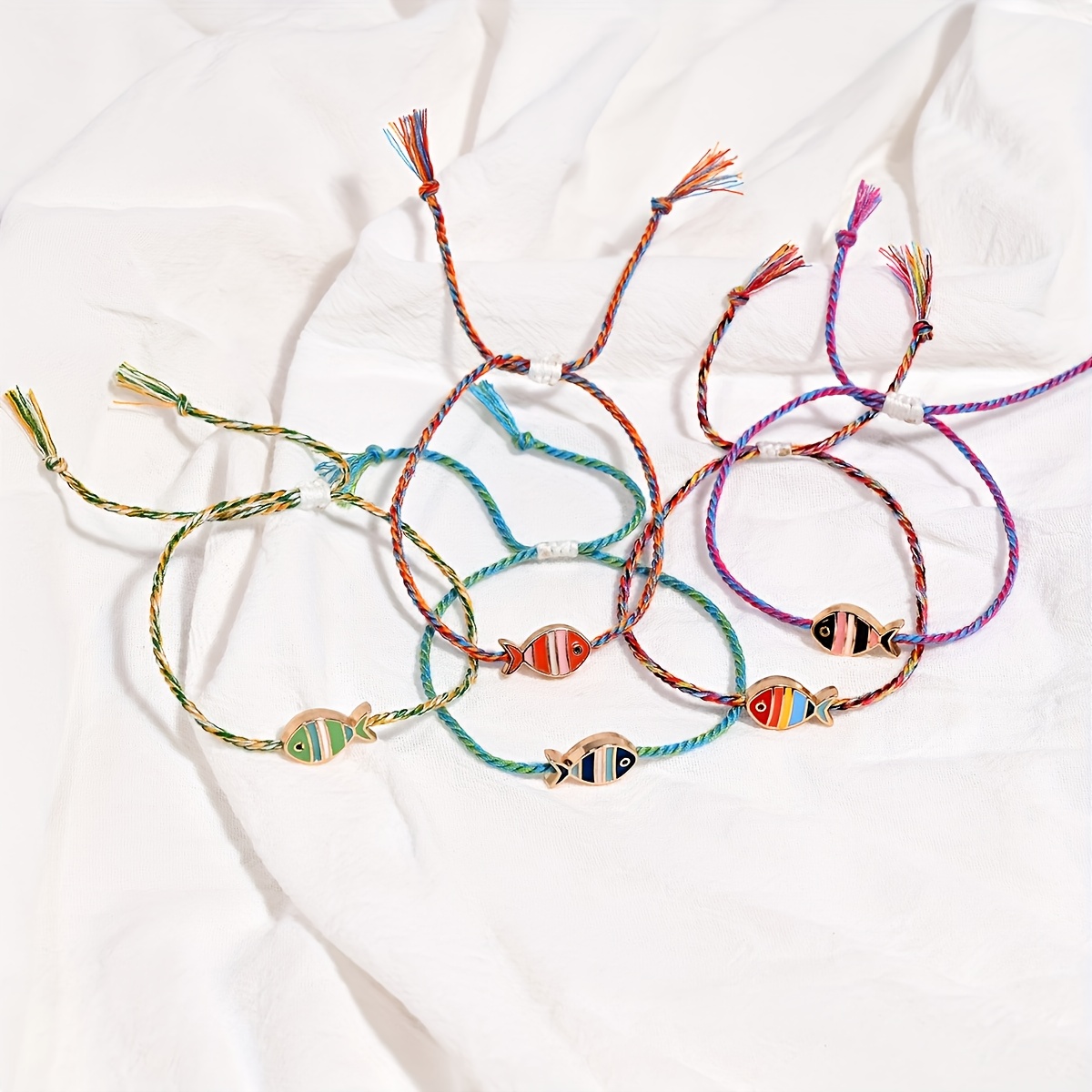 Image of 5pcs Set Bohemian Style Hand-woven Bracelets, Fashionable Colorful Little Fish Bracelets For To Nature, Adjustable Size, Suitable As A Back-to-school Gift For