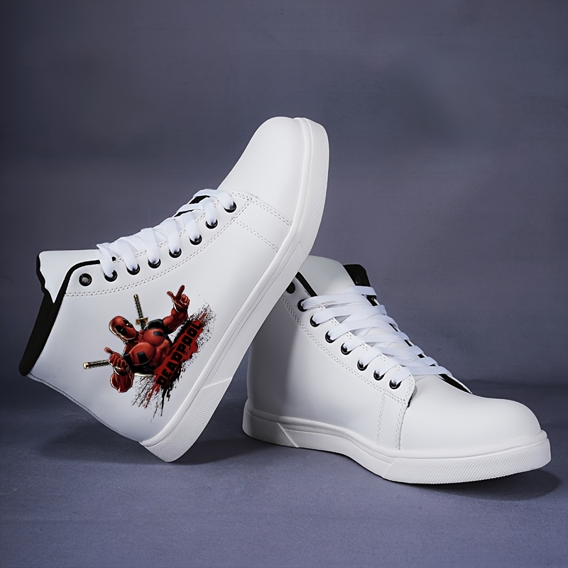 Stijlvolle, klassieke Marvel sportschoenen met patroon