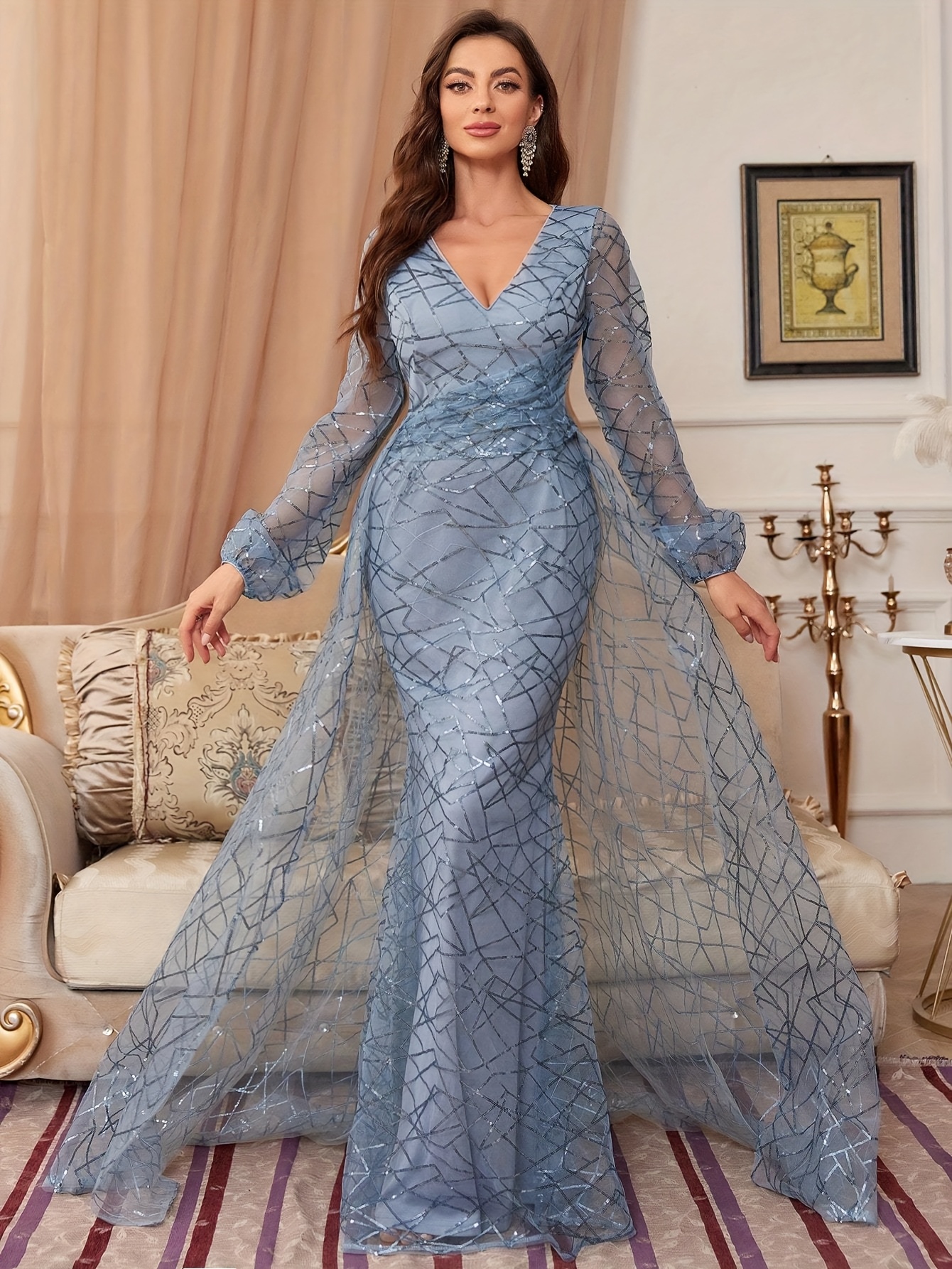 Elegant Long-Sleeve Evening Gown with a V-Neck, Embellished with Sequins  And Featuring a High Waist And Train for Formal Events