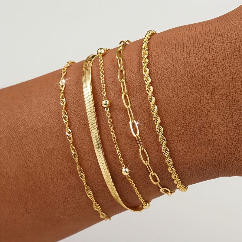 E-shop 5-teiliges elegantes stapelbares Armreifen- & Armband-Set, geeignet für Damen-Alltagsschmuck (Anzahl der Perlenketten Perlen ist zufällig,