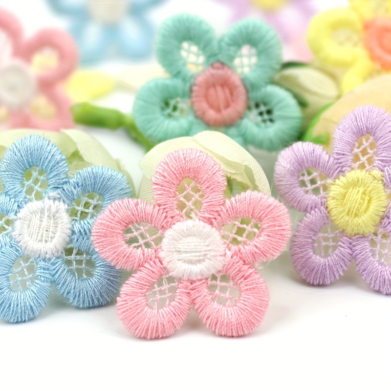E-shop 30 Stück 2,8 cm Niedliche Bestickte Fünfblättrige Blumen-Patches für DIY-Basteln, Haaraccessoires Kleidungsdekorationen