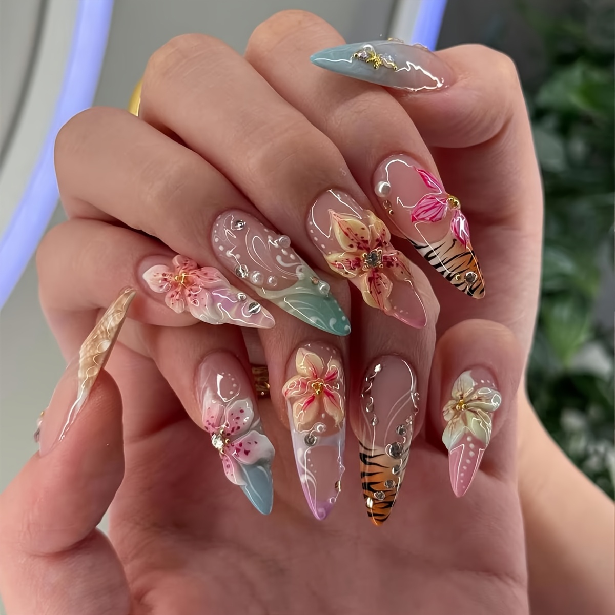 TEMU 24 Uñas de Almendras 3D Diseño de Flores Rayas de Tigre Uñas Postizas de Lujo con Diamantes de y Perlas para Mujeres y