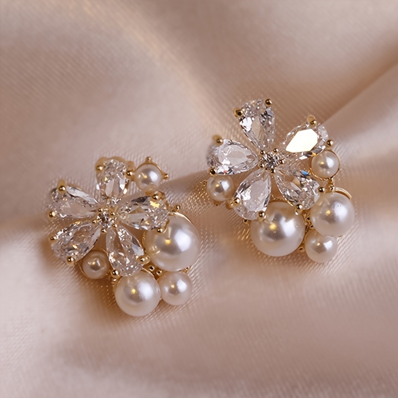 

1 Pair Of Fashionable And Flower Five- Ear , Compact And Simple Earrings