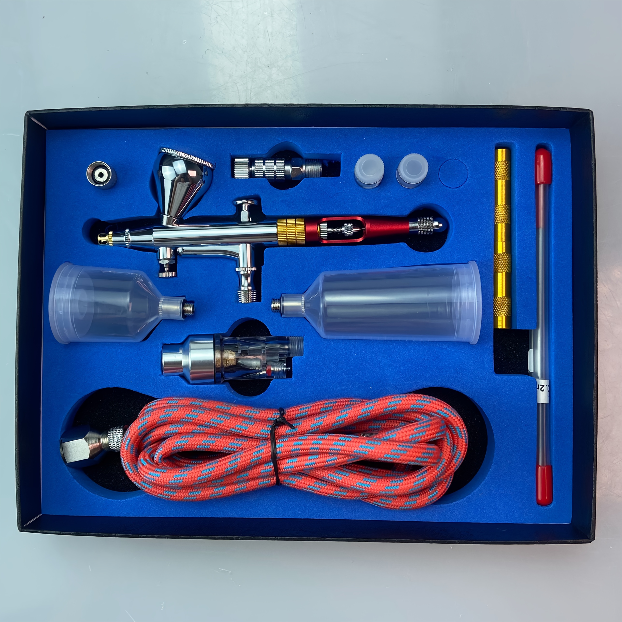 E-shop Schwerkraft Airbrush Set, 0.3mm Düse Multifunktionales Tragbares Airbrush Set, mit Luftanpassung und Einstellbarem Vernebelungseffekt,