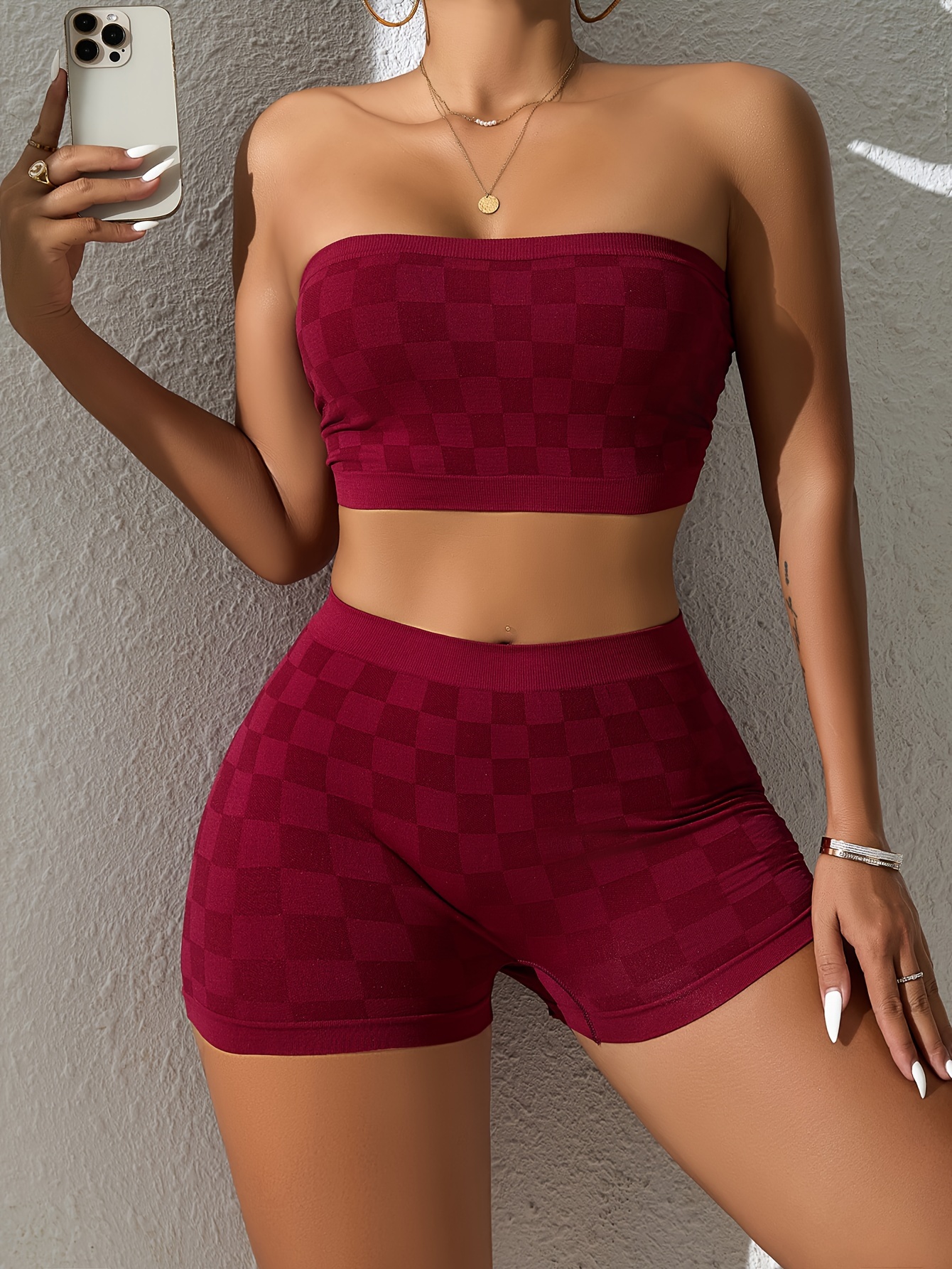 Women'S Casual Plaid Patterned Lingerie Set, Featuring a Single-Layer Strapless Top Without Padding And Plaid Boxer Shorts.