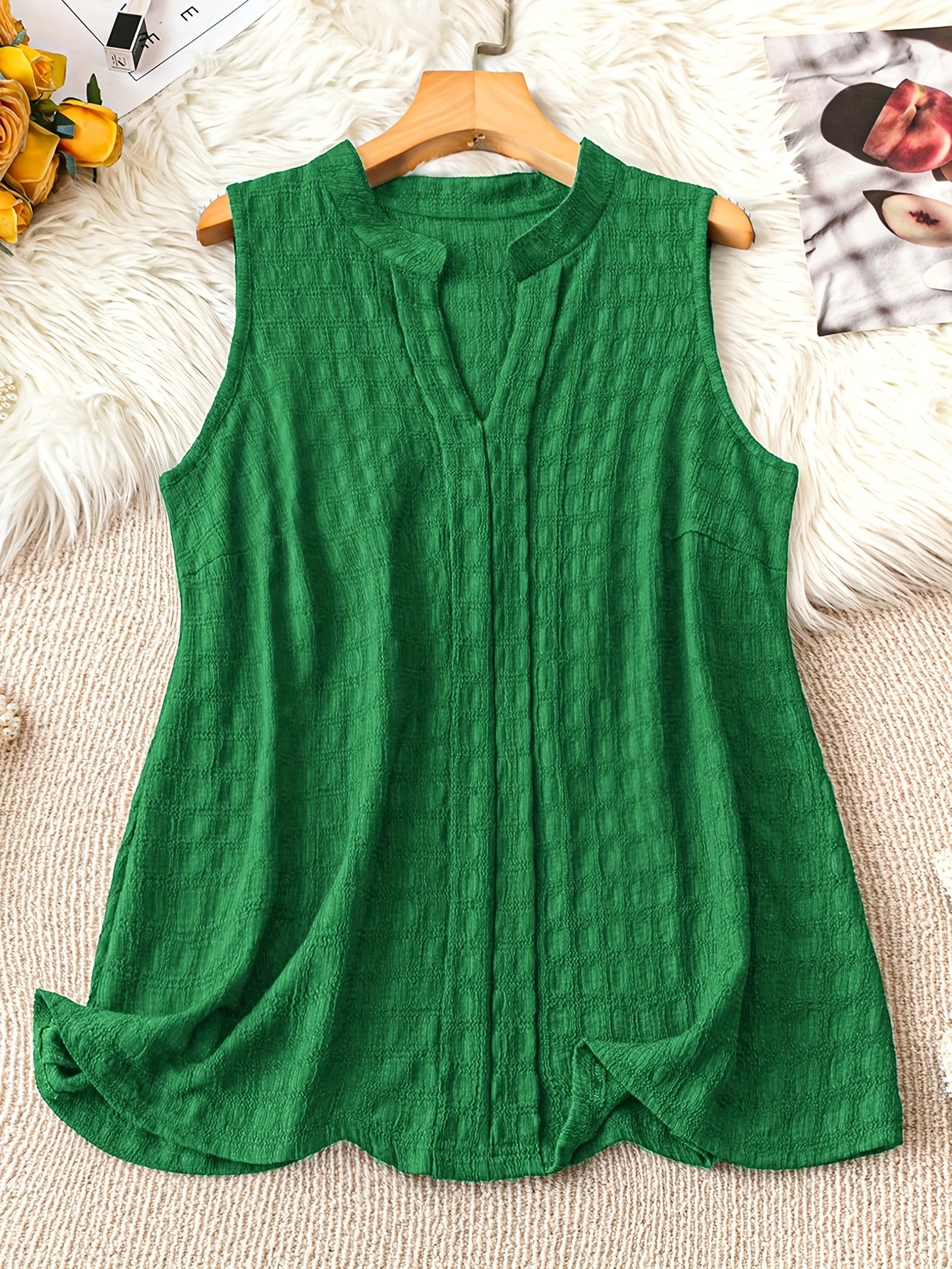 Elegant V-Neck Tank Top for Women, Made of Solid Color Knitted Fabric, Featuring High Elasticity, Suitable for Wearing in All Seasons.