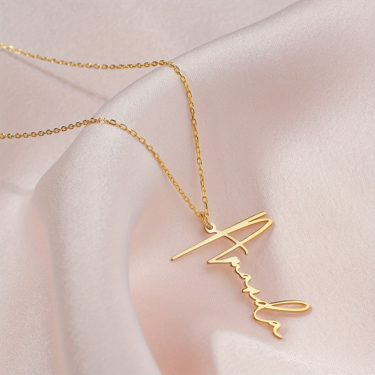 E-shop Personalisierte, stilvolle, exquisite Anhänger-Halskette für Damen, hergestellt aus 18K vergoldenetem Edelstahl, personalisierbar mit englischen