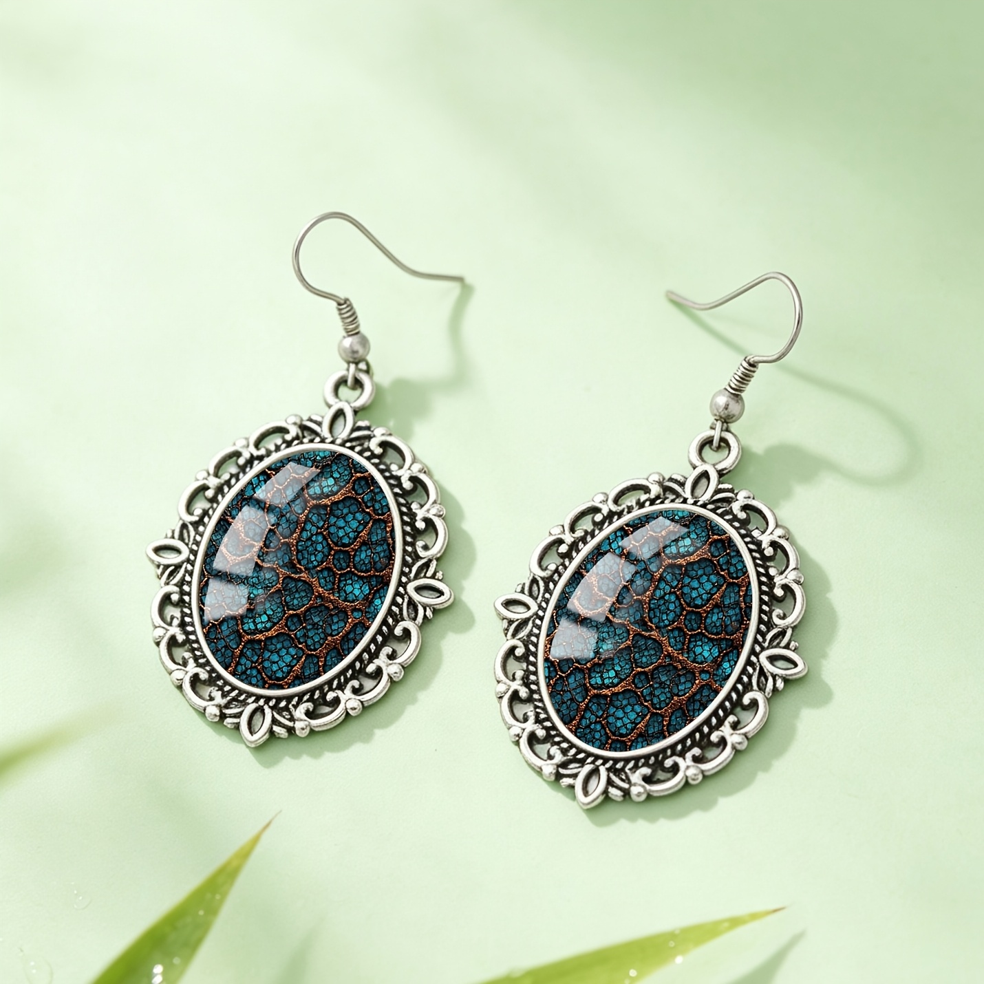 1 Pair Blue-Green Oval Glass Scalloped Earrings, Retro Style