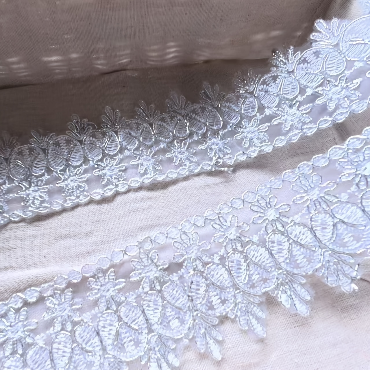 Non-Elastic Exquisite Embroidery Vintage Golden Silver Thread