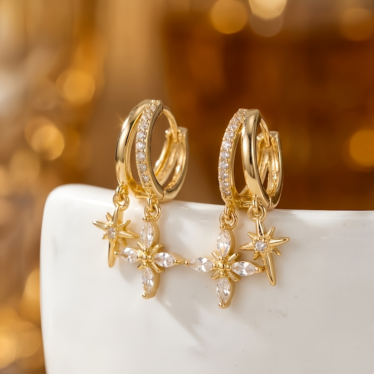 Image of A Pair Of Elegant Double--shaped Copper Pendant Earrings, Exuding Luxurious Charm, Suitable For Women' Wear, Banquets, And Festive Occasions, A Exquisite Jewelry Gift For Women