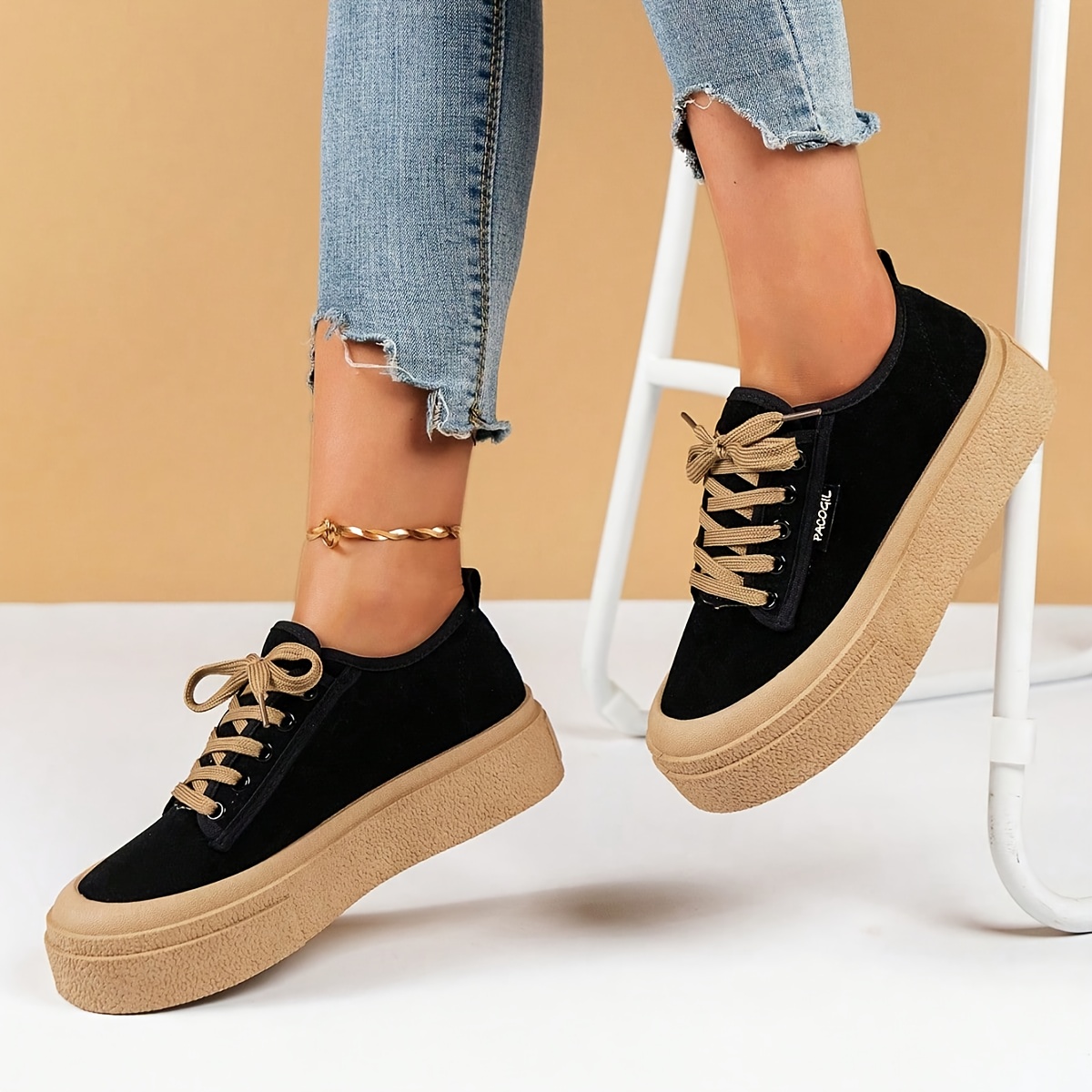 

1 Paire de Baskets Tendance pour Femmes - Chaussures Décontractées Basses à Lacets de Couleur Unie avec Bout Rond, Tige et Intérieur en Tissu Confortable, Semelle en PVC , Style Sportif Toutes