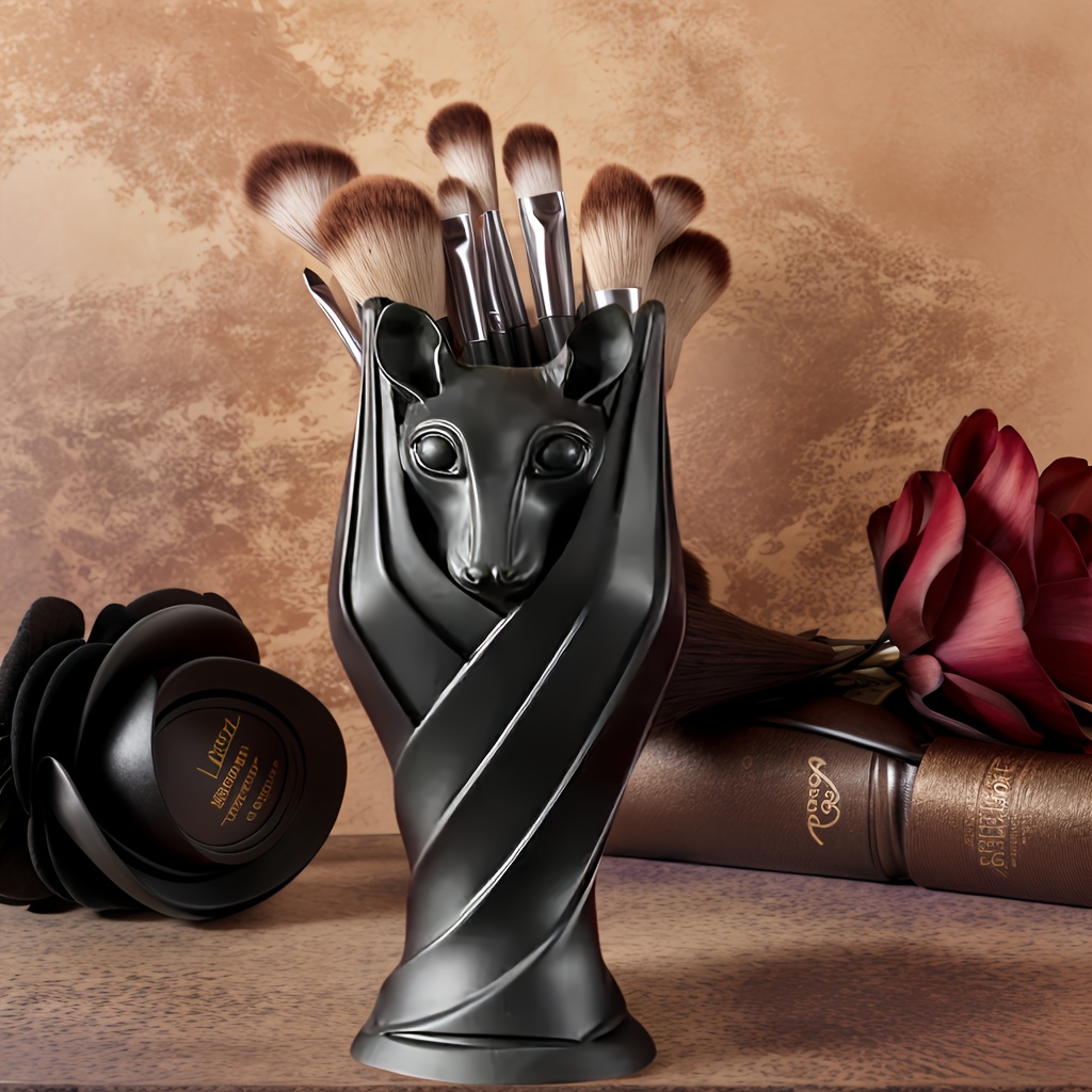 Bat-shaped Pen Holder, Gothic Desktop Organizer With Textured Base, Creative Gift For Graduation, Halloween, And Christmas For , Lightweight For Home And Office Use