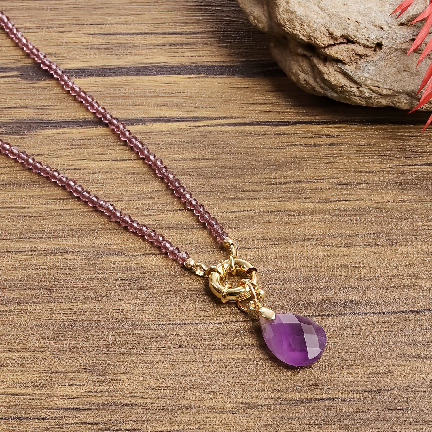 E-shop Facettierter Amethyst Perlenhalskette mit facettiertem Amethyst-Tropfenanhänger – Elegante und einzigartige Naturstein-Schmuckstücke, Unisex,
