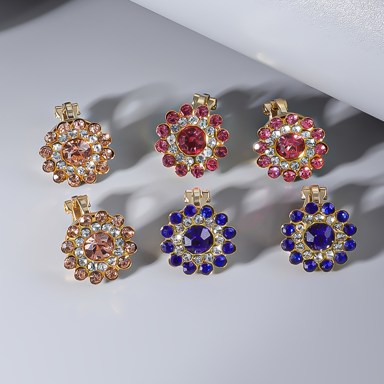 

A Set Of Pairs Of Elegant And Sweet Flower Clip Earrings For Women, Suitable For Festivals, Birthdays, Dates, Balls, Parties, Vacations, Shopping, Business, And Daily Commuting