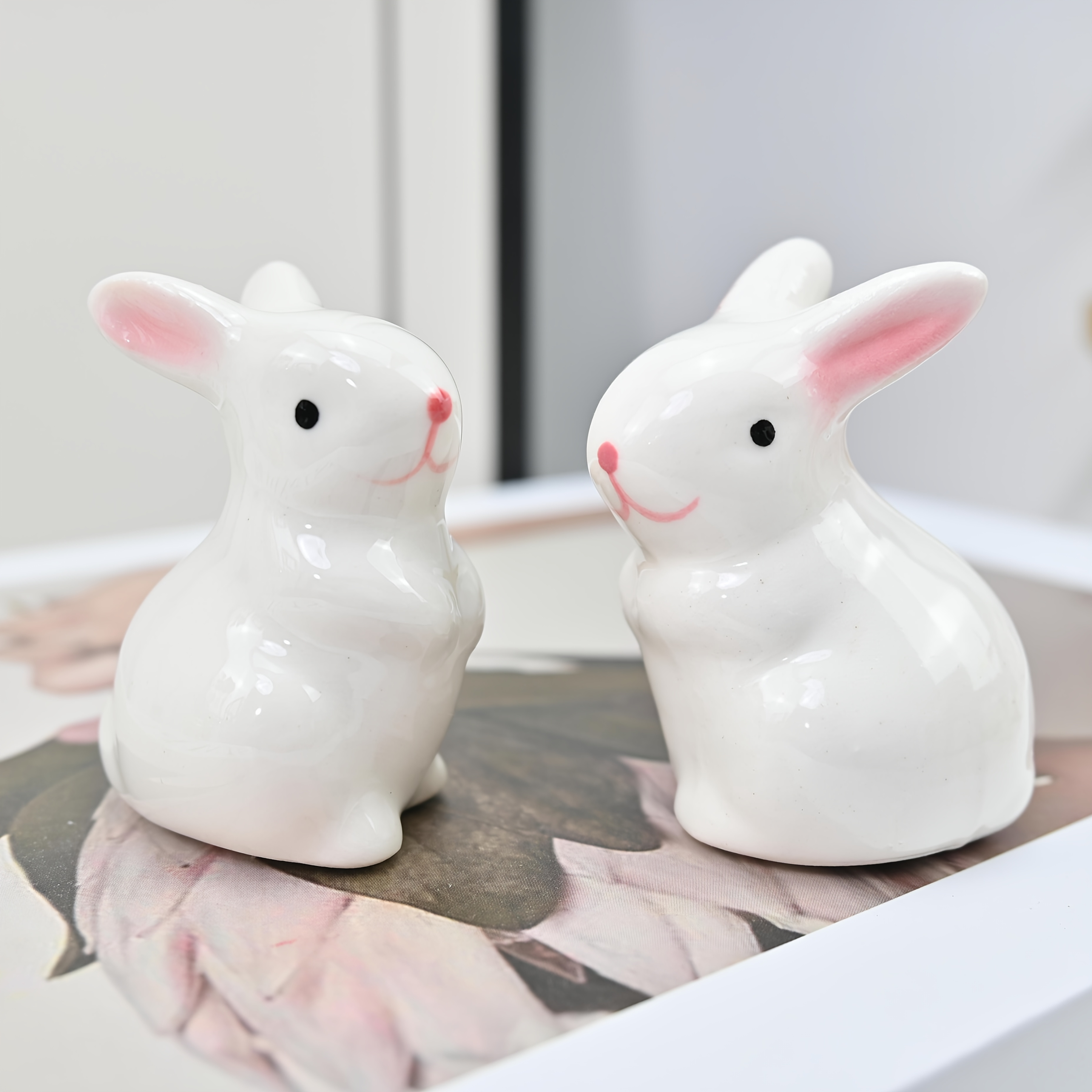 

2pcs White Ceramic Rabbit Figurines - , Cute Decor For Home & Garden, Ideal For Spring Decorations, Wedding Centerpieces, Diy Projects, Perfect Gifts For Valentine's & Day, Rabbit Accessories