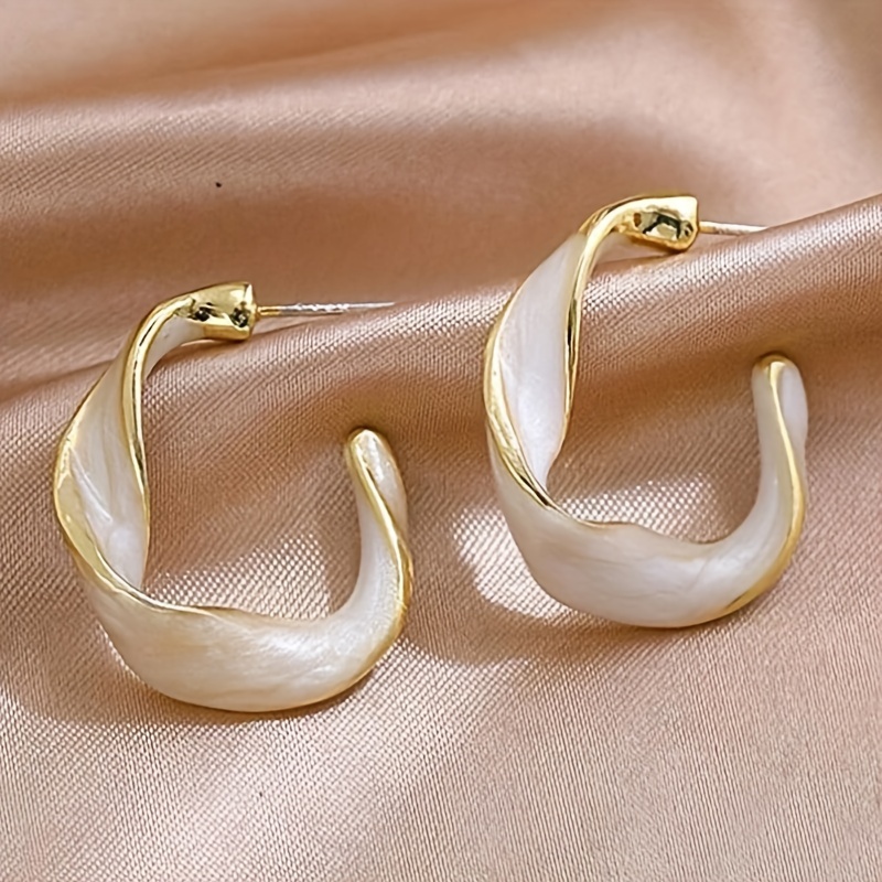 E-shop Exquisite Emaille-Ohrringe in Weiß mit verdrehtem -Design für Damen, elegant für Urlaub, Partys,
