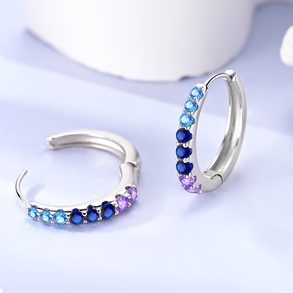medium ondersteekers met ingelegde cubic zirkonia, sterrenhemd thema party sieraden cadeau voor vrouwen - hemelsblauw  