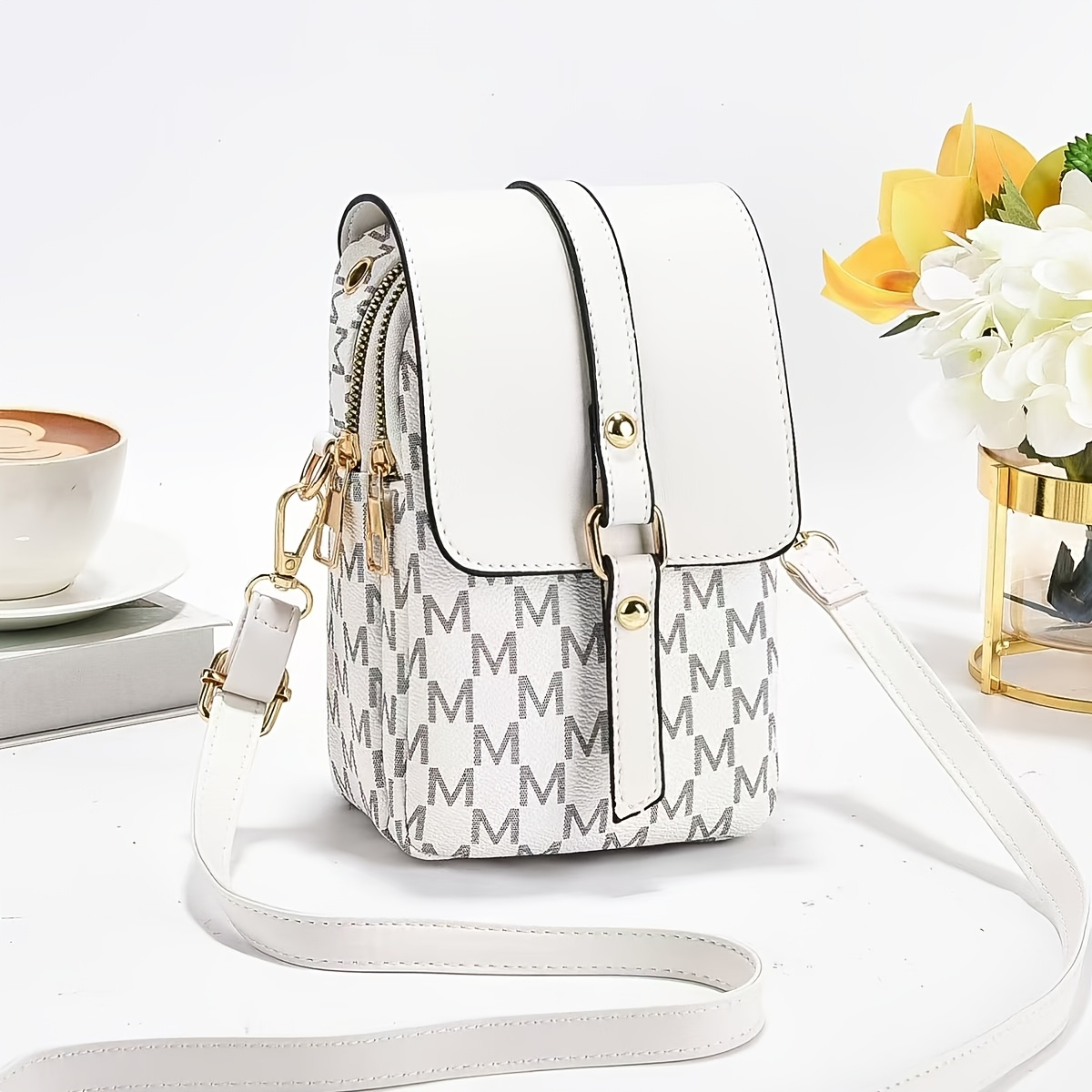 

New Stylish And Elegant Multi-layered Mini Bag With A , Carrying Your Phone And Suitable For Outfits.