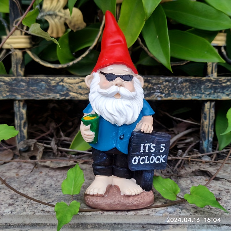 

Resin Garden Gnome Elf Statue With "it's 5 O'clock" Sign, Outdoor Dwarf Figurine For Park Yard Decoration