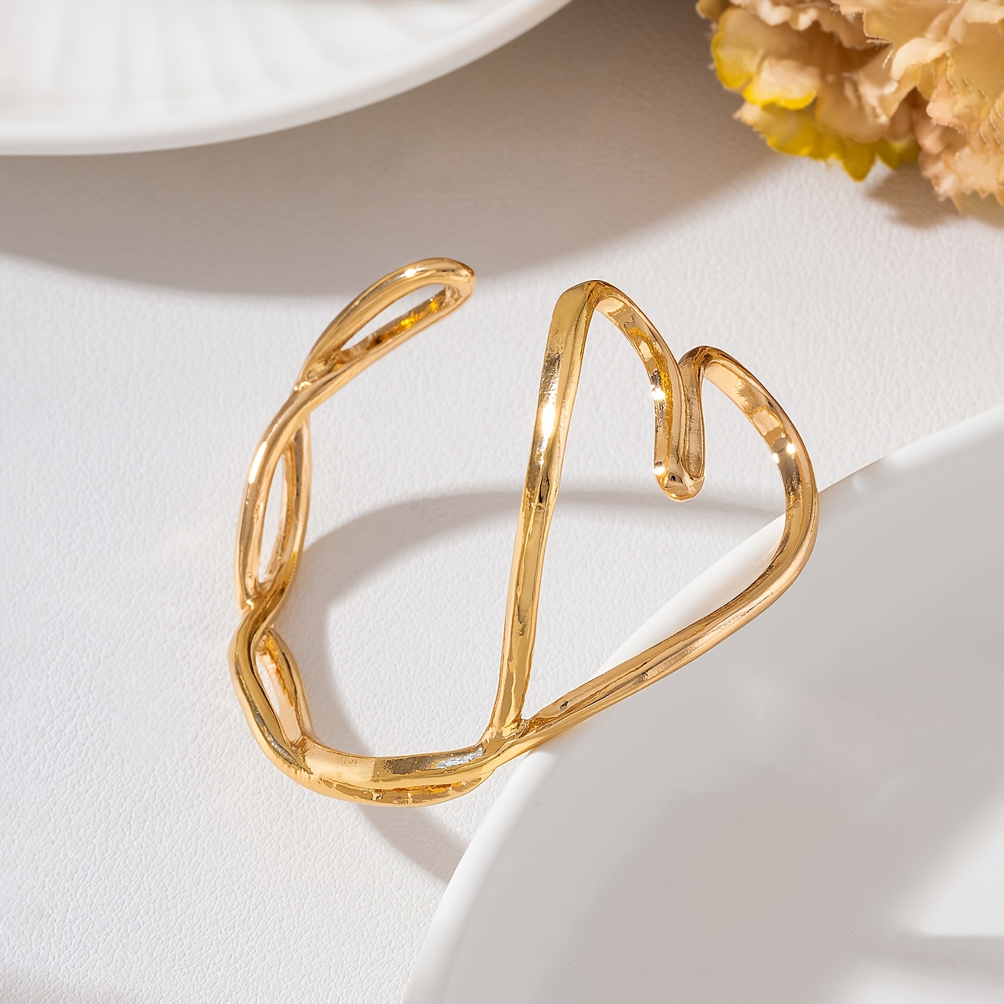 Women's Minimalist Hollow Heart Opening Bracelet