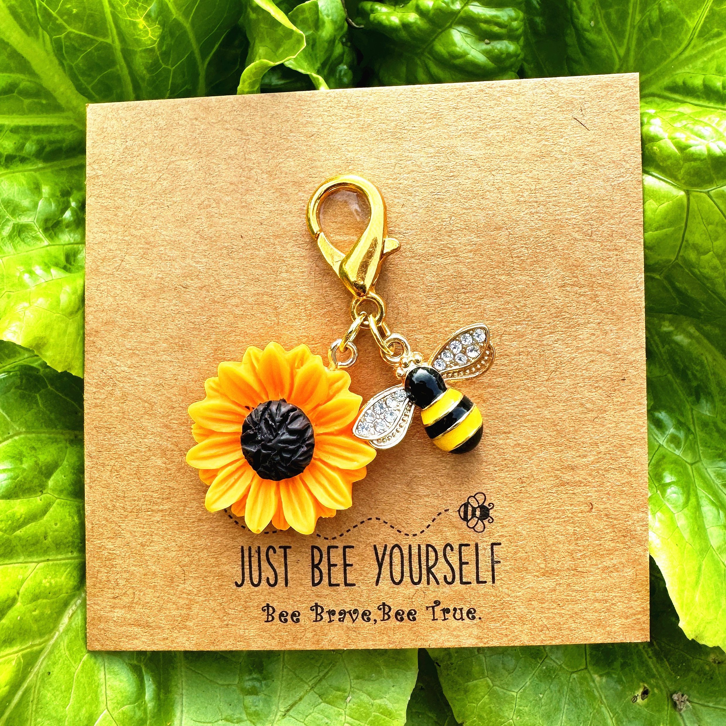 

1pc/2pcs Do Your Own Positive Keychain For Men, Encouragement Gift, Bee Keychain Accessories, Sunflower Pendant Keychain, Room Decoration