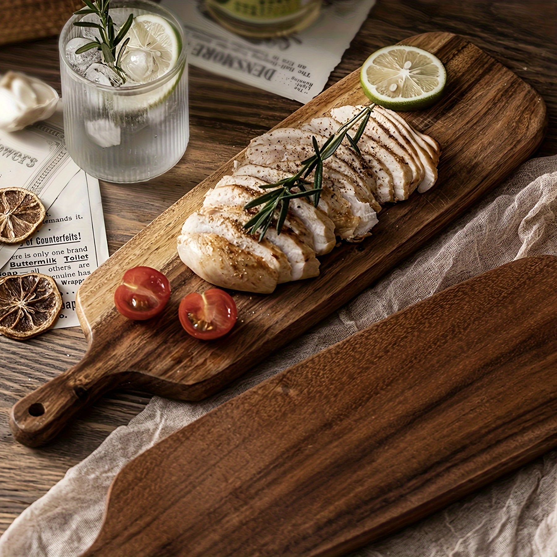 

Planche de service en bois élégante : Parfaite pour les réunions de vacances - Noël, , Pâques, Hanoucca - Forme ovale, Décor saisonnier, Ustensiles de cuisine