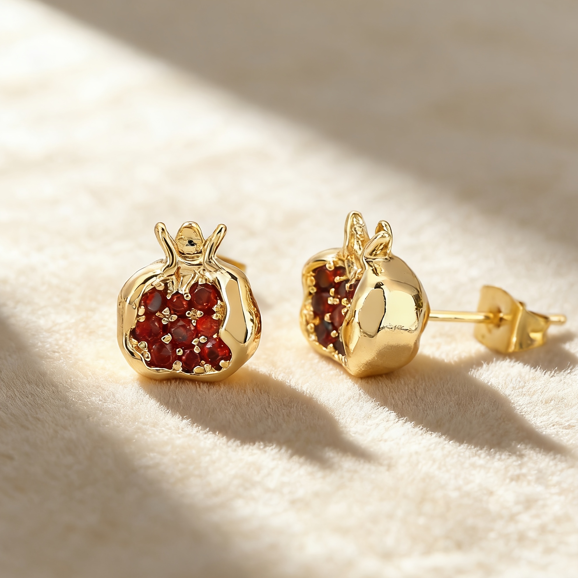E-shop 1 Paar, Europäische Amerikanische Mode – Kupfer, Elegante Anmutige Valentinstag-Ohrstecker im Granatapfel-Stil – Unisex Modische Ohrstecker