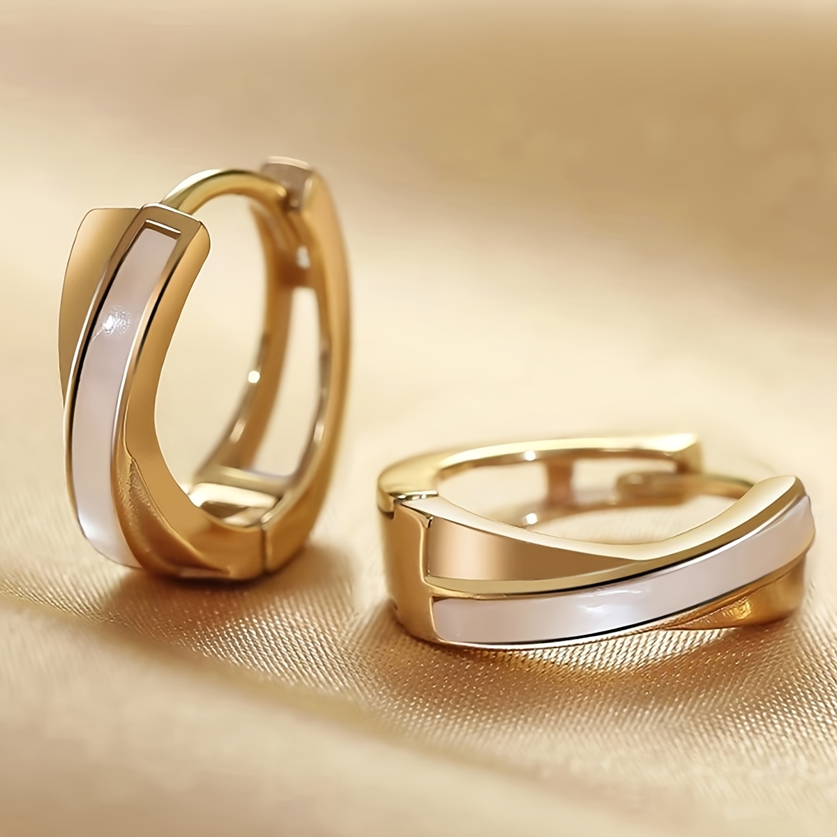 Image of 1pair Exquisite Enamel -shaped Hoop Earrings Fashion Golden Earrings For Women Daily Banquet Party Elegant Jewelry