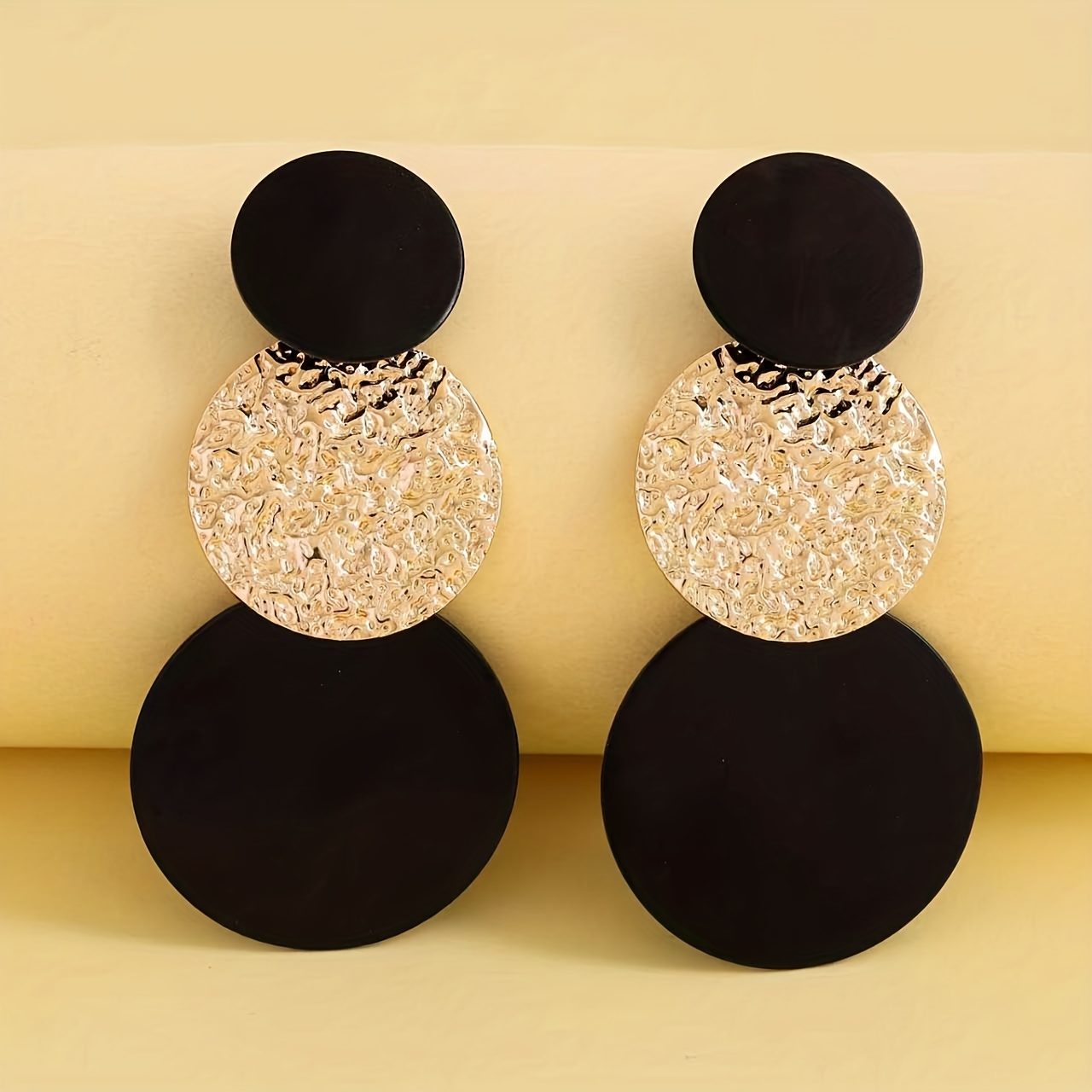 Stylish Women's Vintage Three-Circle Pendant Earrings