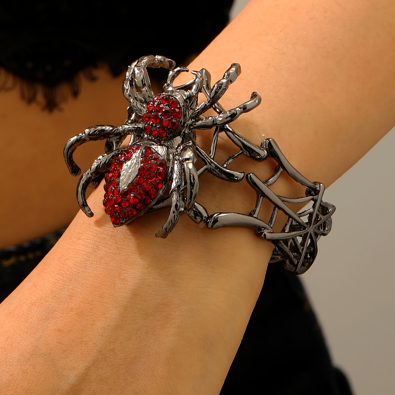 TEMU A Vintage Vintage Hip-hop Gothic Style Inlaid Synthetic Zirconia Spider Mesh Open Bracelet Suitable For Men And Women To Wear At Parties And