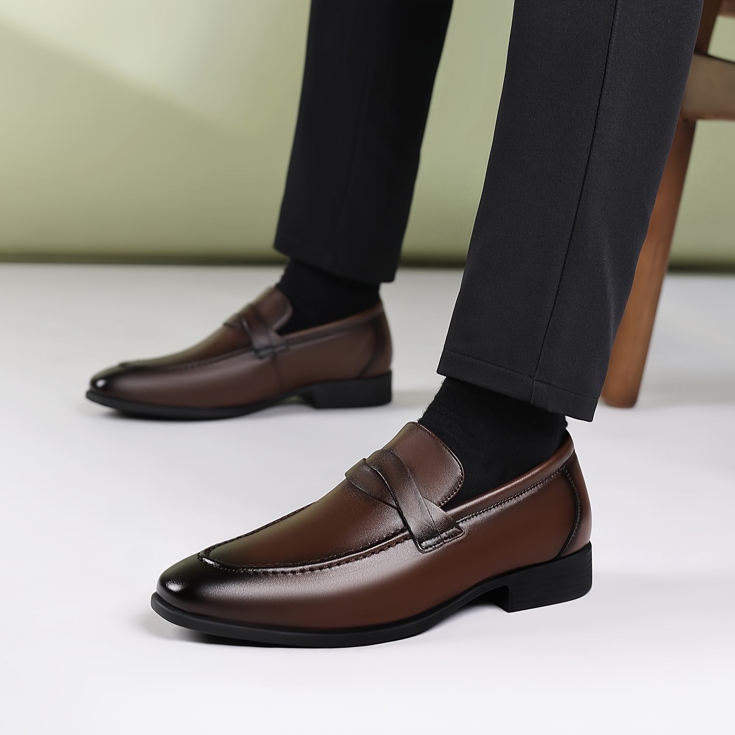 Men'S Loafers for Casual Wear, Formal Business Shoes, And Dressy Casual Loafers, Ideal for Business Casual Settings And Beach Weddings, Available in Styles Suitable for All Four Seasons