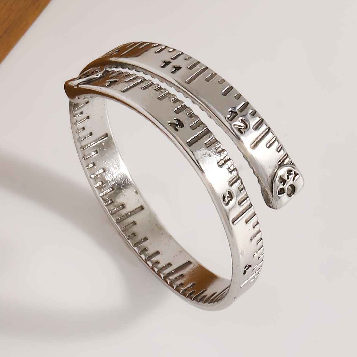 TEMU Bague ouverte vintage créative amusante à l'échelle d'une règle vieillie, pour homme et femme, tendance et polyvalente, des remises de diplômes,