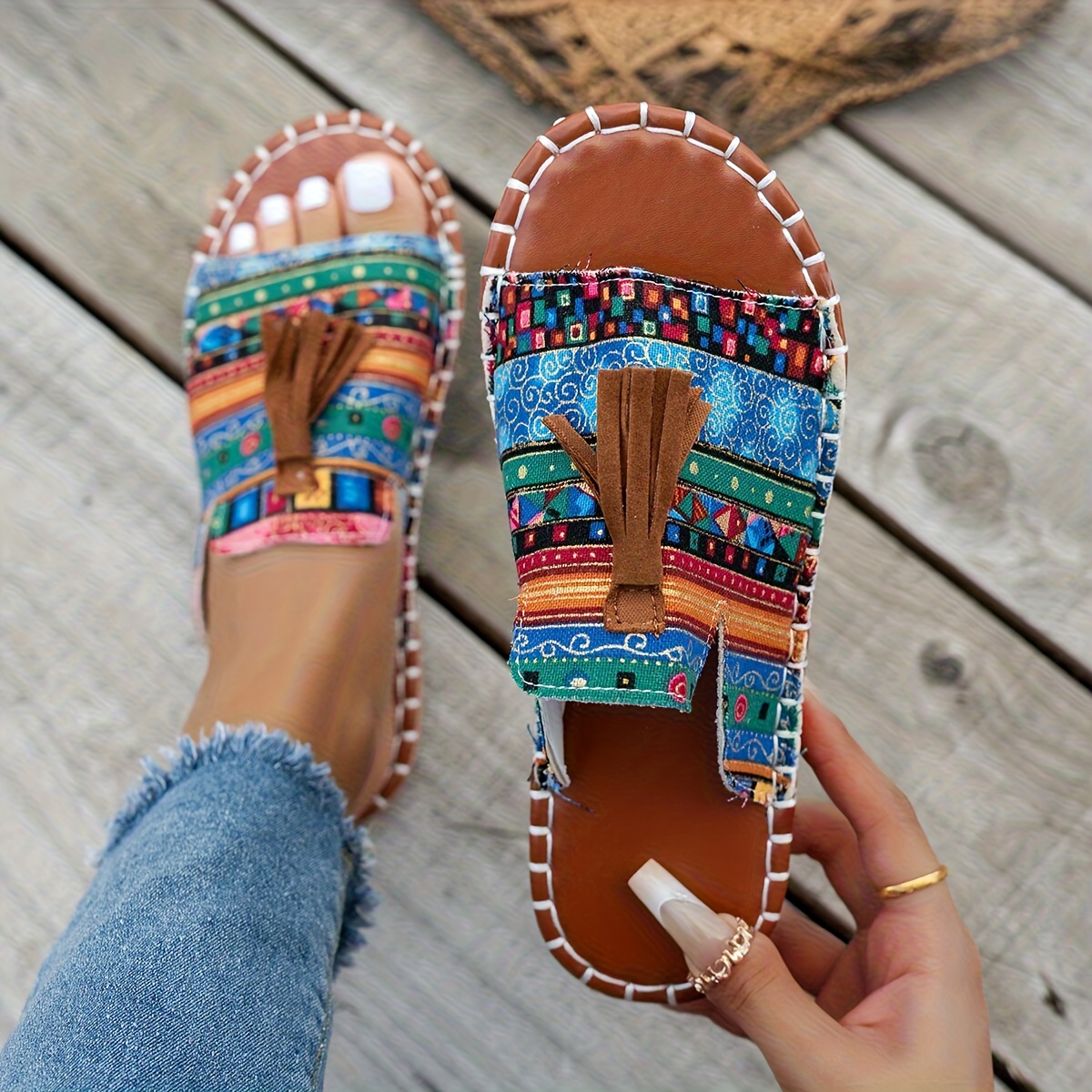 vibrant ethnic pattern womens fringe sandals lightweight  display picture 3