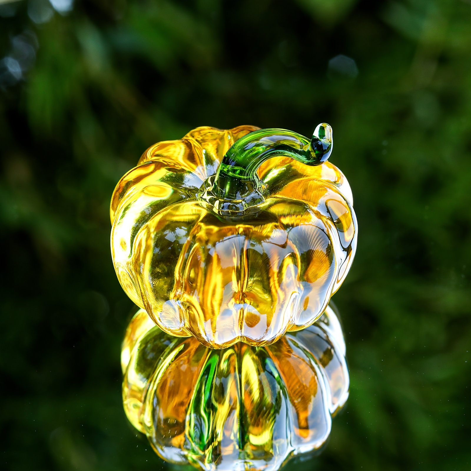 

Handcrafted Crystal Glass Pumpkin Figurine - Luxurious Yellow And Green Suncatcher Statue For Home Decor, Living Room, Coffee Shop | Ideal Gift For , Christmas Eve, Birthdays, Valentine's Day