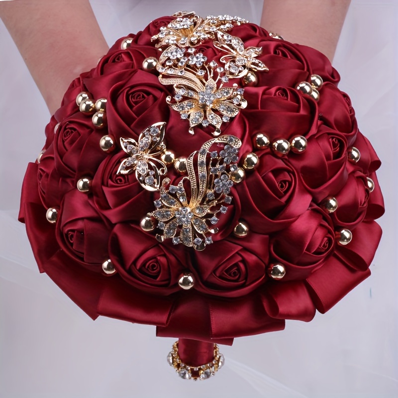   kuyov qizlar buketi boy qizil shokoladli güllar bilan kristal va marjon aksessuarlari bilan to'ldirilgan to'y to'plamlari tafsilotlari 1