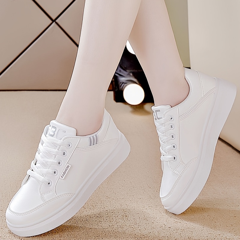 Women's Lightweight White Sneakers Casual Low-Top Lace-Up Shoes,  Comfortable Flat Sport Shoes with Rubber Sole Students and