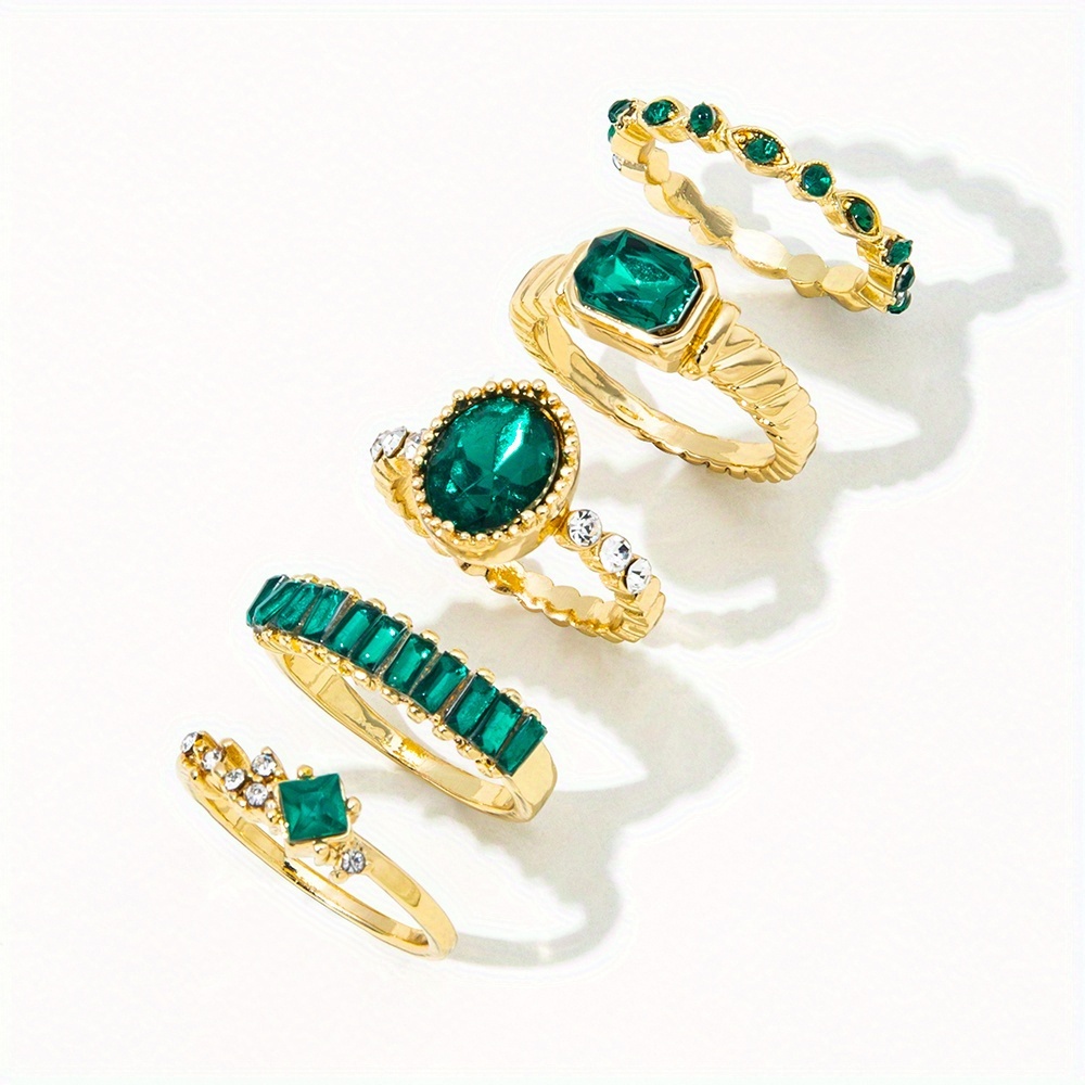 Image of 5pcs Alloy Rhinestone Inlaid Ring Set, Retro Elegant Green Rhinestone Shiny Luxury Ring Set For Gifts And Holidays