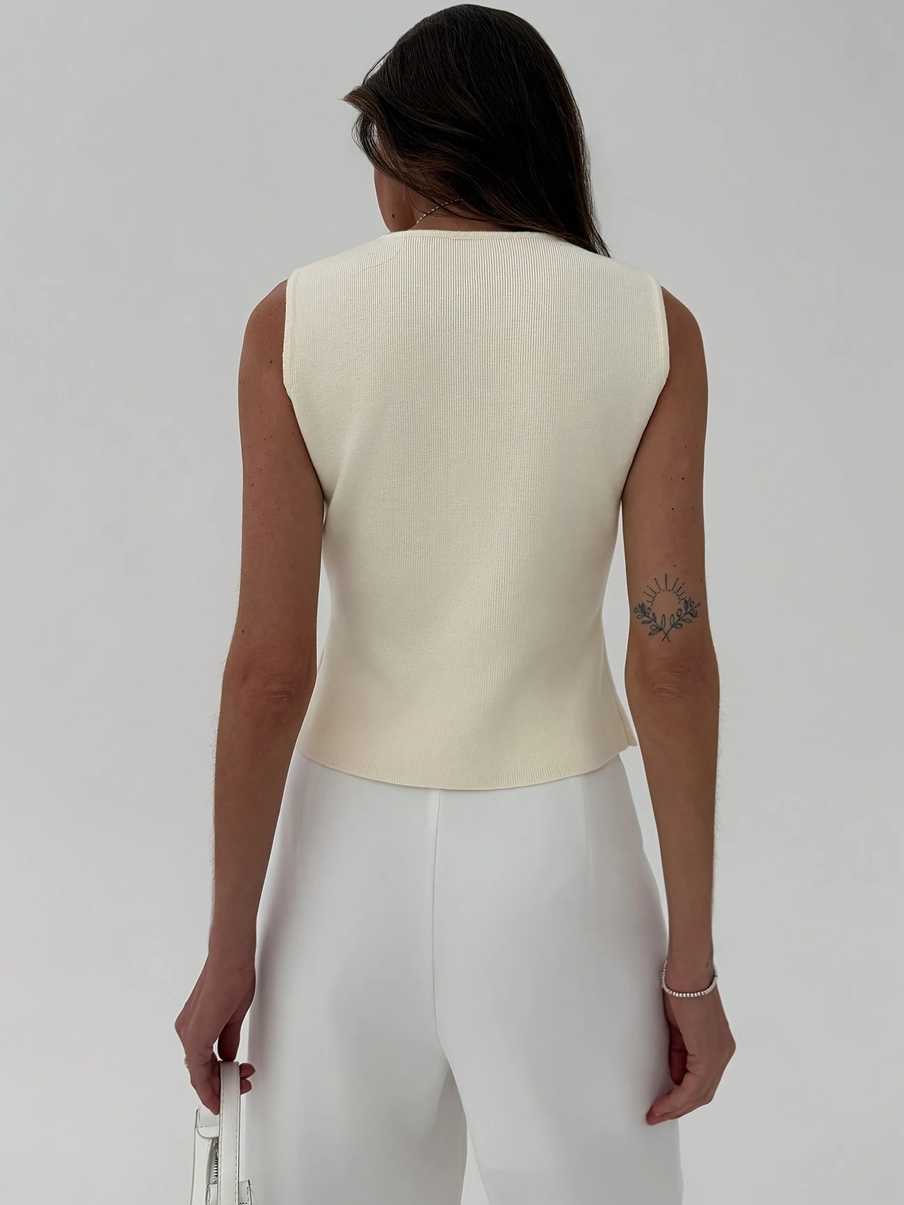 JOYSONS Women's Sleeveless Vest - Lightweight Layering Piece, Slim Fit H-Silhouette Waist, Golden Buttons, Non-Transparent Office & Everyday Chic, Machine Washable Elegant Blouse for Women, Casual Chic Wear, Sophisticated Design, Smooth Texture Fabric, Nontransparent Material