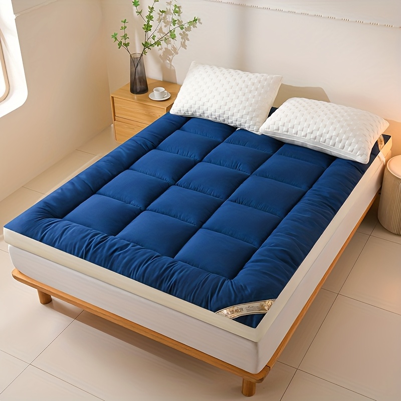 1pc Luxury Mattress Pad, Instant Warmth Winter Cold Protection, Ultra-Soft Comfortable Thickened Warm Mat, Corner Straps, 3D Quilted Mattress Protector, Skin-Friendly Breathable, Fluffy, Fall Winter Choice, Single Double Bed Cover Large Size