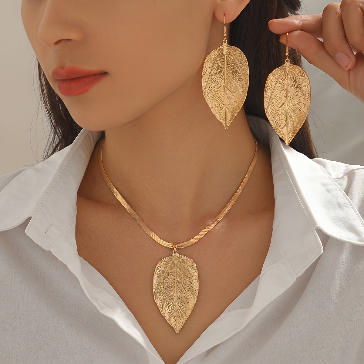 TEMU 2pcs Autumn Winter Retro Oil Painting Leaf Pendant Necklace And Earrings Women Jewelry Set Black Rope With Metallic Style Curved Clavicle Chain