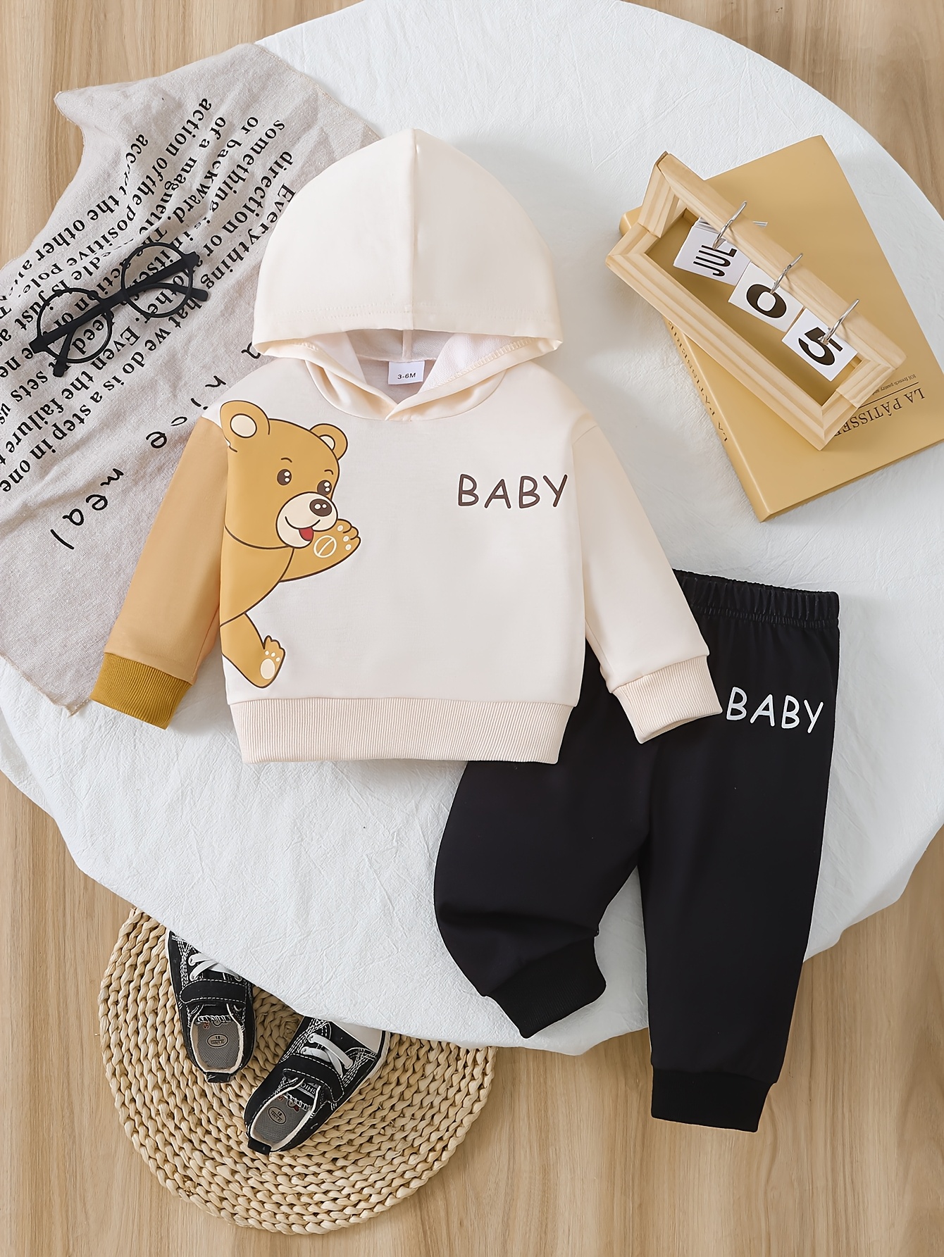 2pcs Boys' Cartoon Bear Headphones Hooded Long Sleeve Sweatshirt and Pants Cute Outfit, Perfect for Outdoor