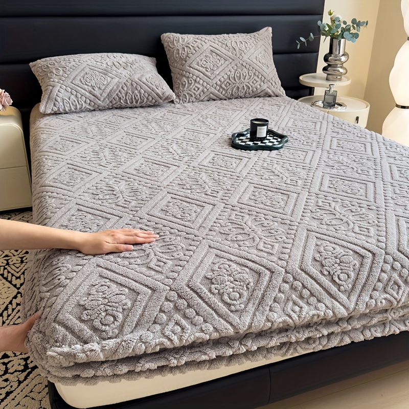 Fitted Sheet Mattress Protective Cover Autumn And Winter Heavyweight Warming Carved Single Pad No Pillowcase