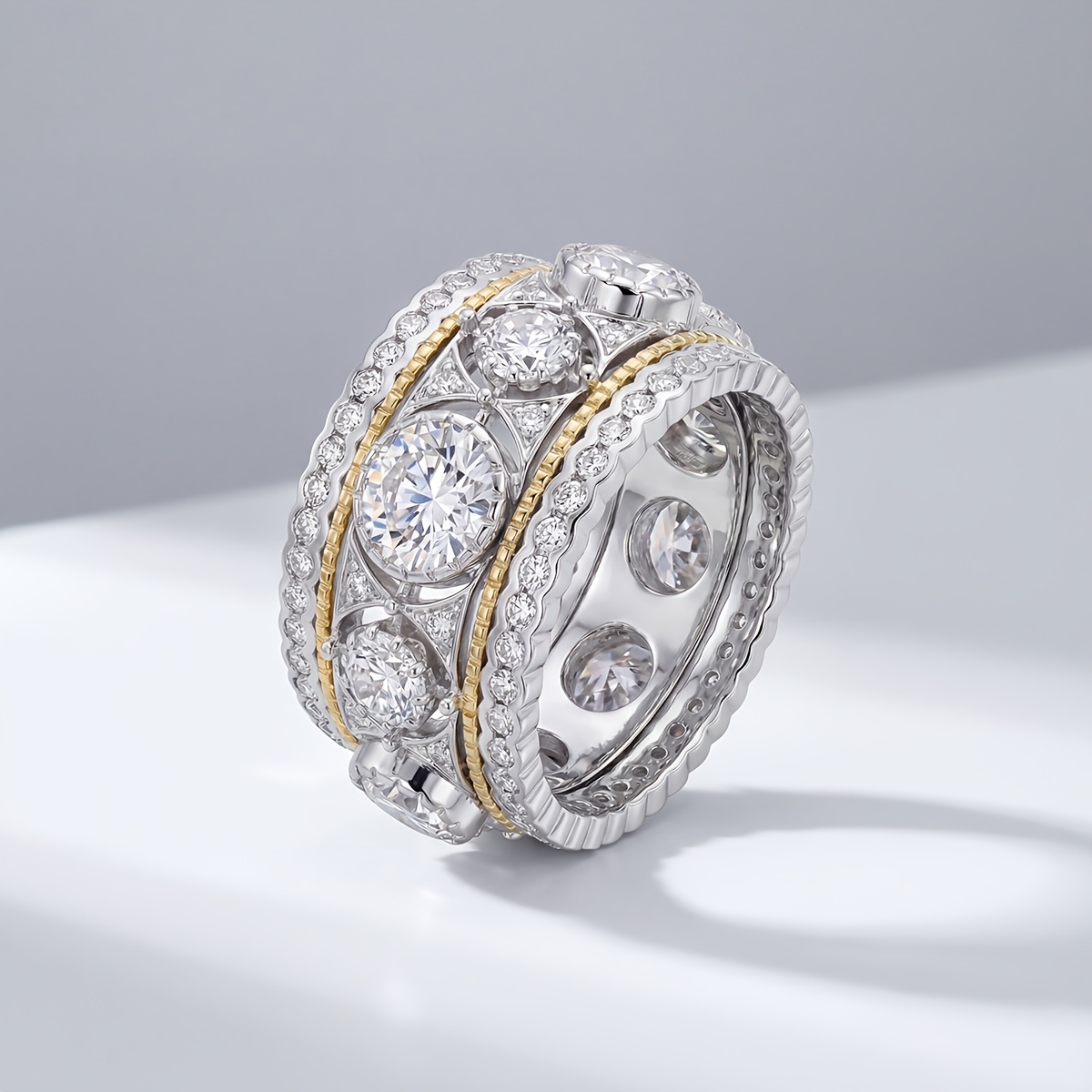 Women's Luxurious Two-Tone Palace-Style Ring, Exquisite Wedding Accessory