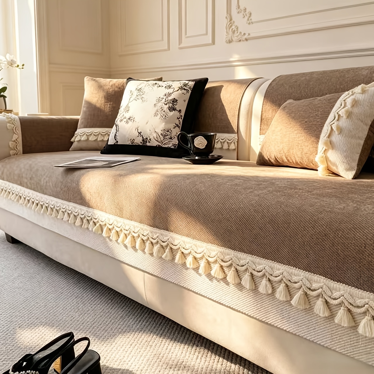 TEMU 1 pièce Housse de canapé en chenille sergé teint en fil, avec décoration à pompons, serviette de canapé antidérapante toutes saisons